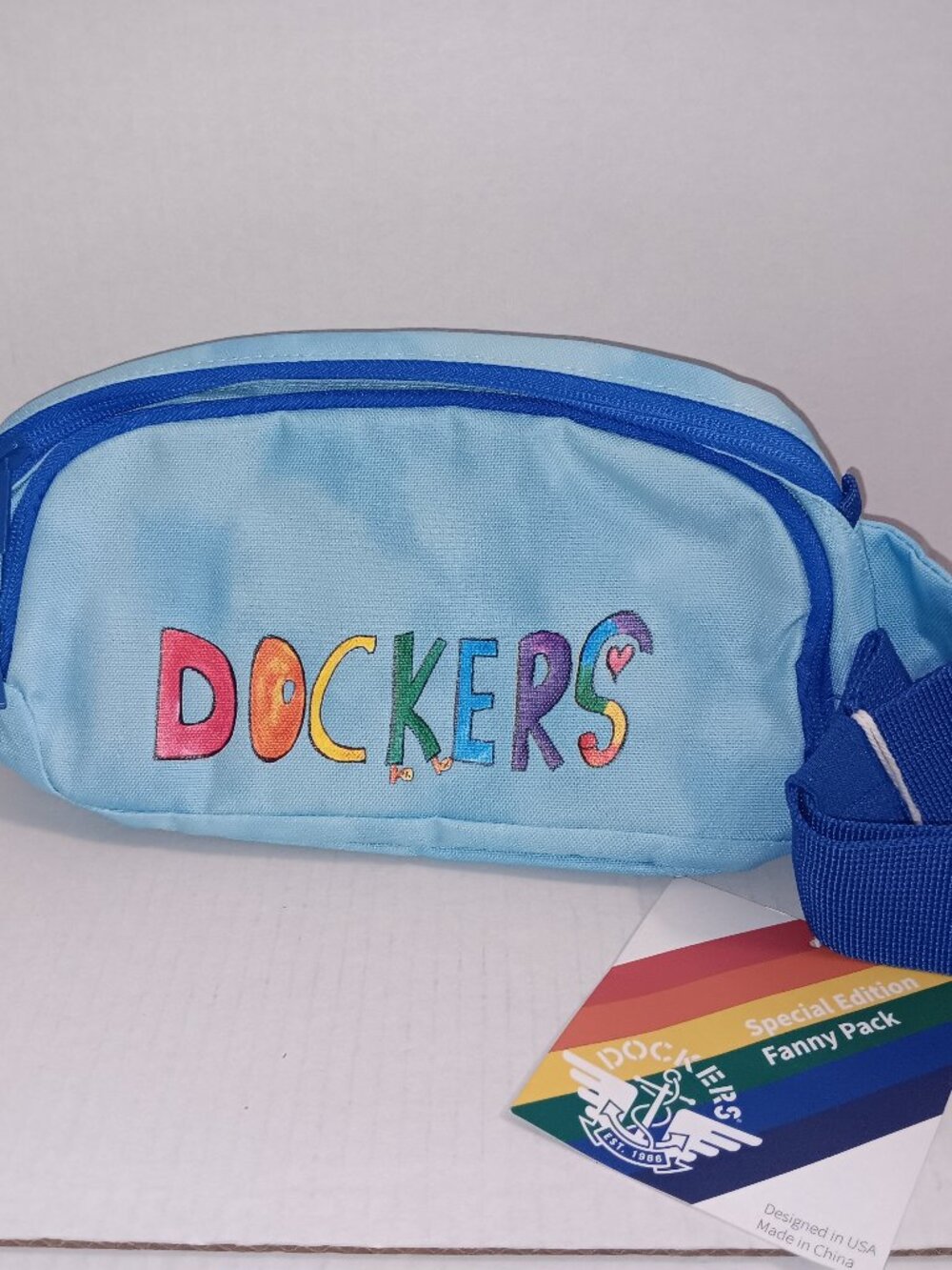 DOCKERS SPECIAL EDITION PRIDE FANNY PACK RAINBOW BAG